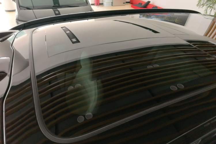 Used Nio EC6 2023 75 kWh Roof