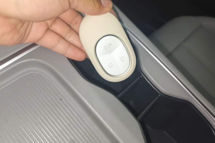 Used Nio EC6 2023 75 kWh Vehicle Key