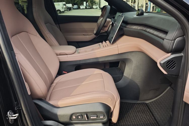 Used Nio EC6 2023 75 kWh Interior 4