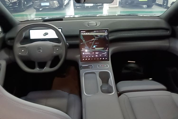 Used Nio EC6 2024 75 kWh Center Console