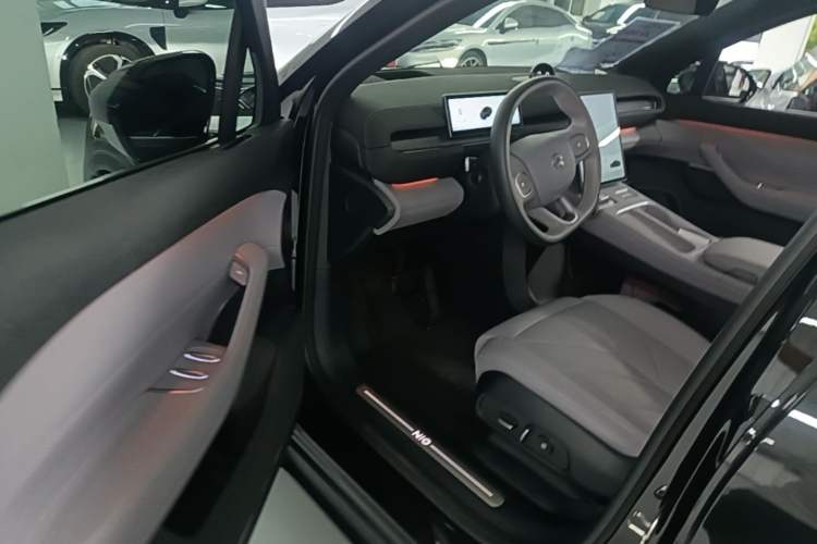 Used Nio EC6 2024 75 kWh Driver Seat