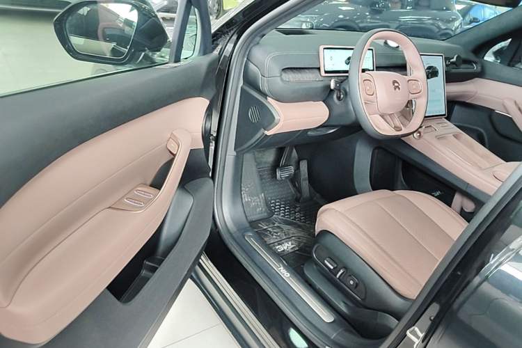 Used Nio EC6 2024 75 kWh Driver Seat