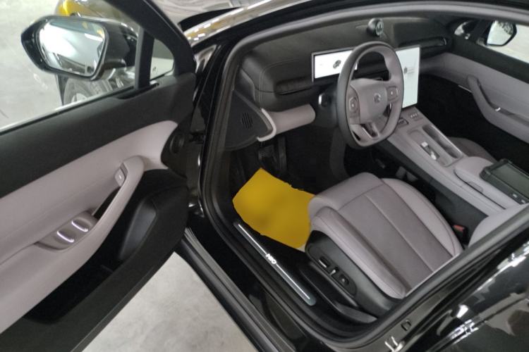 Used Nio EC6 2024 75 kWh Driver Seat