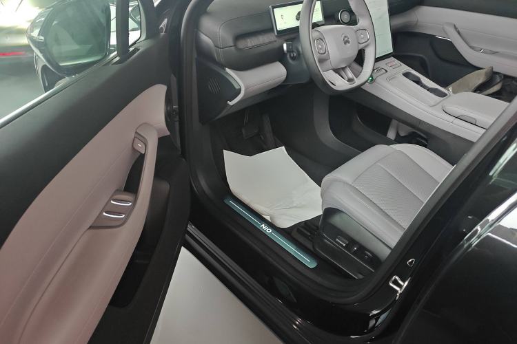 Used Nio EC6 2024 75 kWh Driver Seat