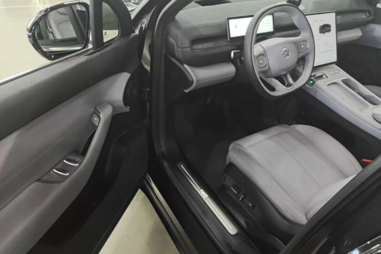 Used Nio EC6 2024 75 kWh Driver Seat