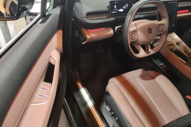 Used Nio EC6 2024 75 kWh Driver Seat