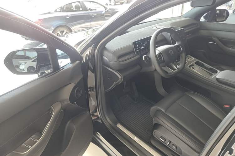 Used Nio EC6 2024 75 kWh Driver Seat