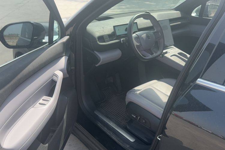 Used Nio EC6 2024 75 kWh Driver Seat
