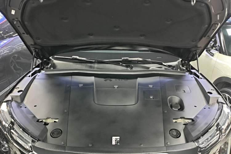 Used Nio EC6 2024 75 kWh Engine Bay