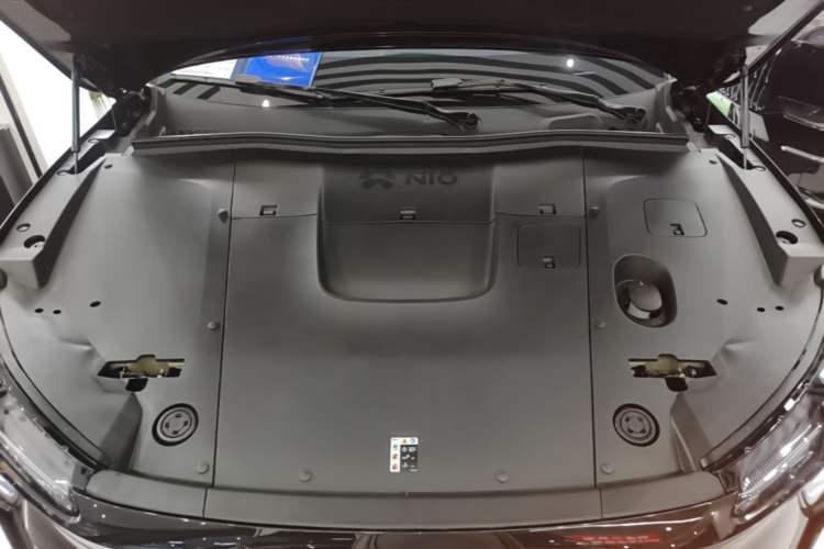Used Nio EC6 2024 75 kWh Engine Bay
