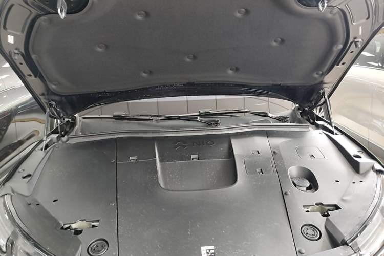 Used Nio EC6 2024 75 kWh Engine Bay