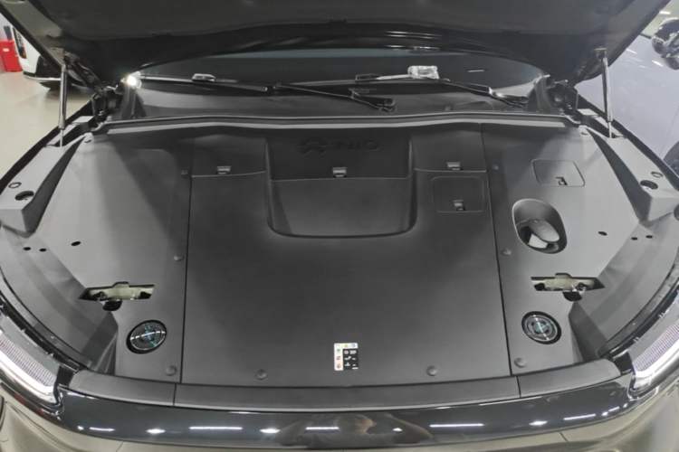 Used Nio EC6 2024 75 kWh Engine Bay