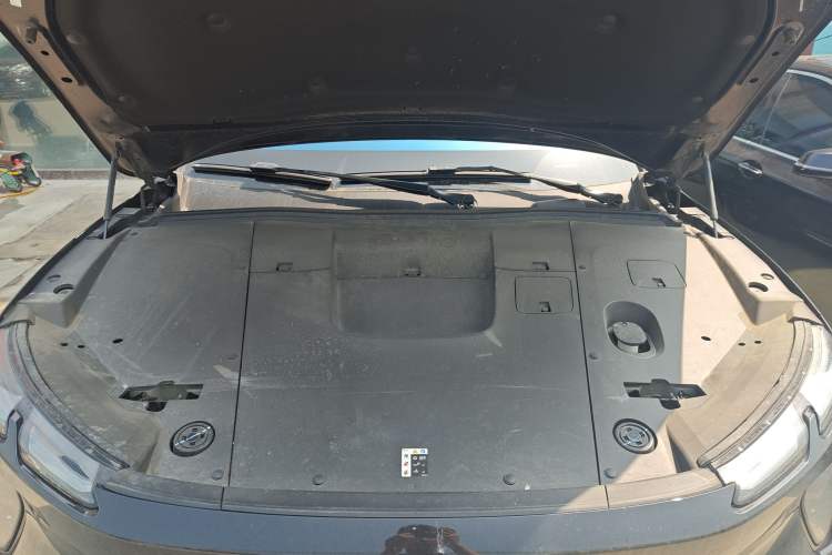 Used Nio EC6 2024 75 kWh Engine Bay