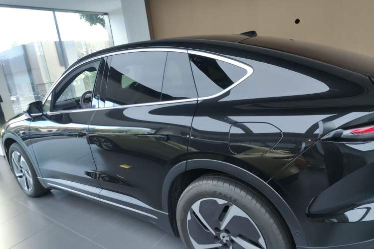Used Nio EC6 2024 75 kWh Exterior 3