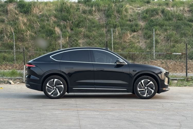 Used Nio EC6 2024 75 kWh Exterior 4