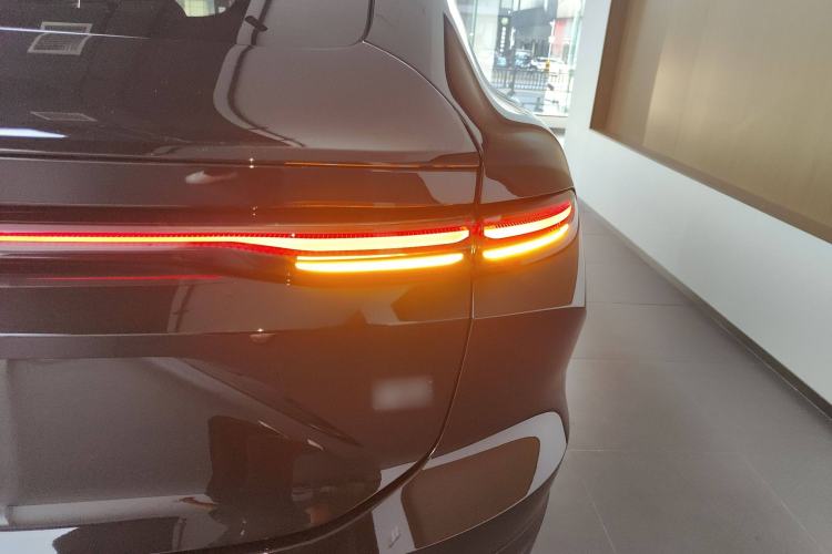 Used Nio EC6 2024 75 kWh Exterior 6