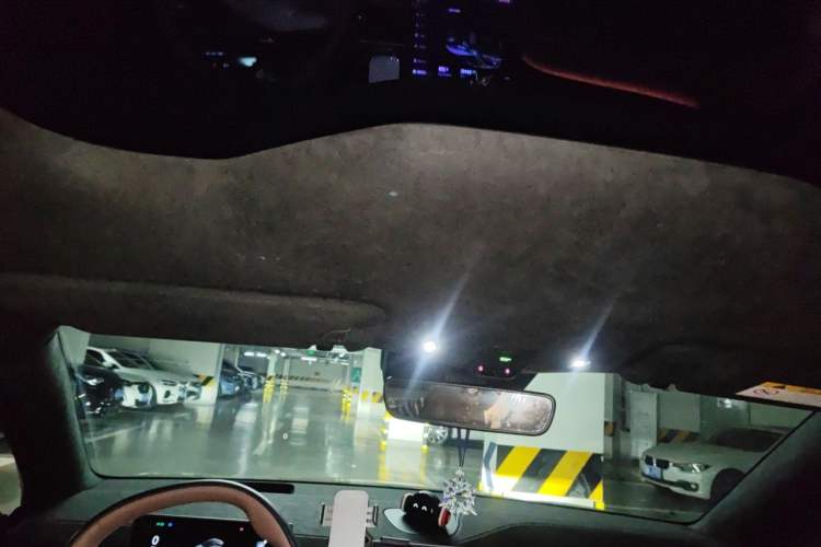Used Nio EC6 2024 75 kWh Headliner