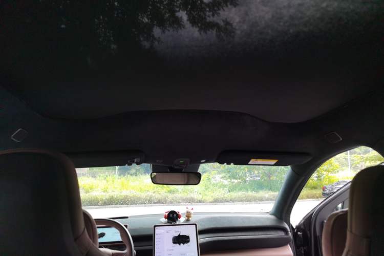 Used Nio EC6 2024 75 kWh Headliner