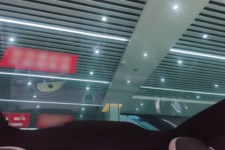 Used Nio EC6 2024 75 kWh Headliner