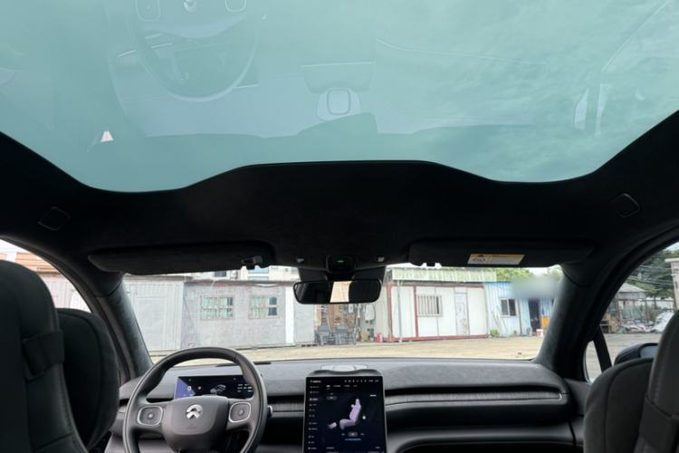 Used Nio EC6 2024 75 kWh Headliner