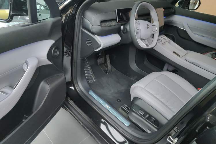 Used Nio EC6 2024 75 kWh Interior 3