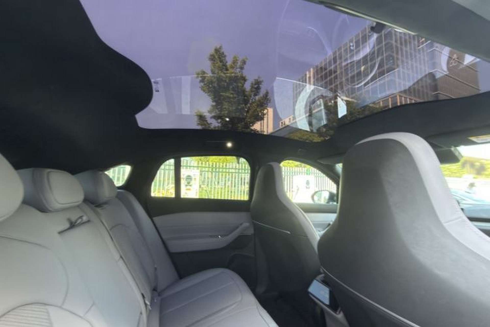 Used Nio EC6 2024 75 kWh Interior 5