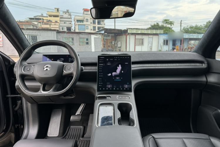 Used Nio EC6 2024 75 kWh Interior 5