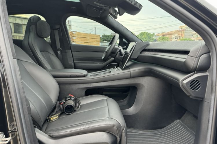 Used Nio EC6 2024 75 kWh Interior 6