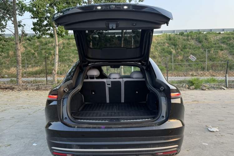 Used Nio EC6 2024 75 kWh Interior 6