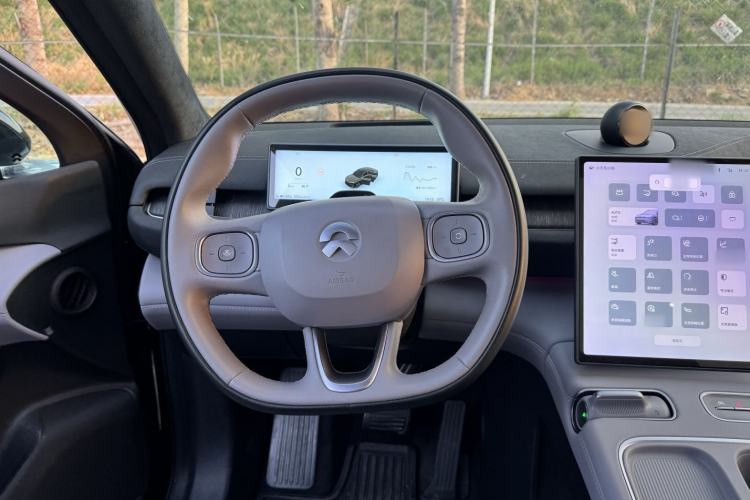 Used Nio EC6 2024 75 kWh Interior 7
