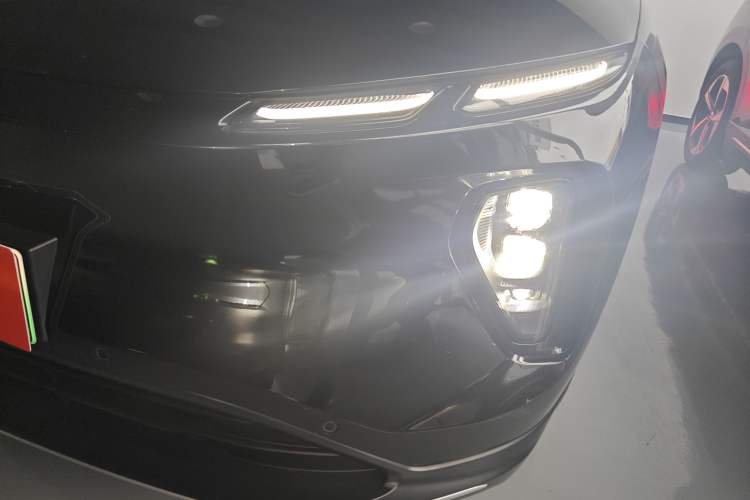 Used Nio EC6 2024 75 kWh Left Front Headlight