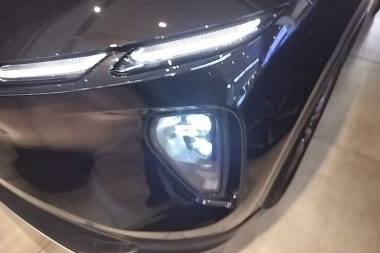 Used Nio EC6 2024 75 kWh Left Front Headlight