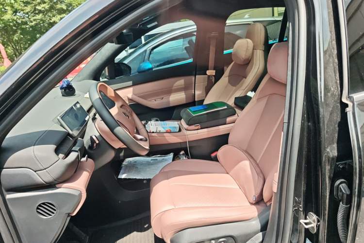 Used Nio EC6 2024 75 kWh Left Front Seat