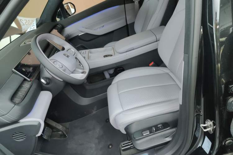 Used Nio EC6 2024 75 kWh Left Front Seat