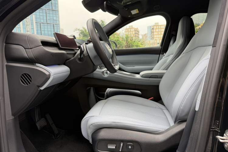 Used Nio EC6 2024 75 kWh Left Front Seat