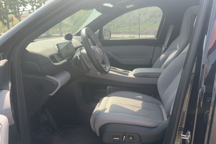 Used Nio EC6 2024 75 kWh Left Front Seat