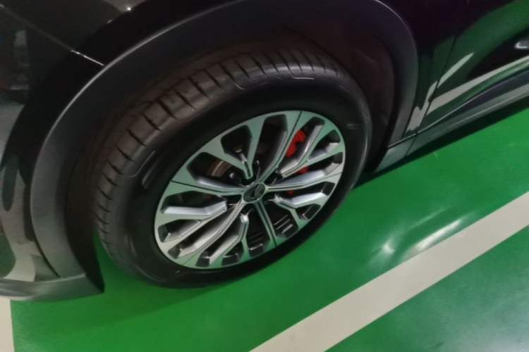 Used Nio EC6 2024 75 kWh Left Front Wheel Hub