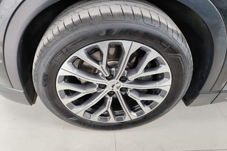 Used Nio EC6 2024 75 kWh Left Front Wheel Hub