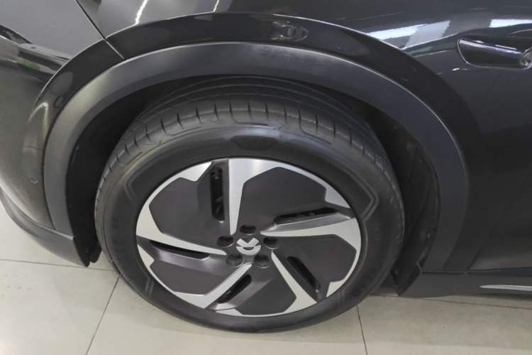 Used Nio EC6 2024 75 kWh Left Front Wheel Hub