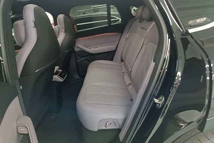 Used Nio EC6 2024 75 kWh Left Rear Seat