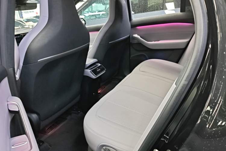 Used Nio EC6 2024 75 kWh Left Rear Seat