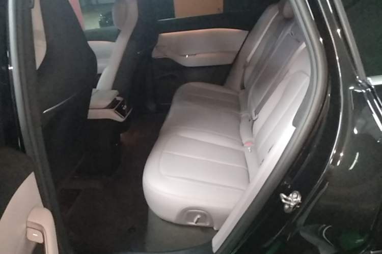 Used Nio EC6 2024 75 kWh Left Rear Seat