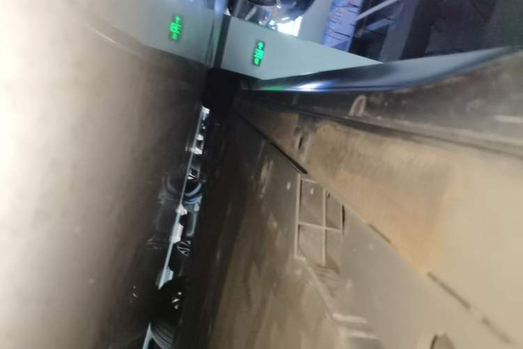 Used Nio EC6 2024 75 kWh Left Side Sill