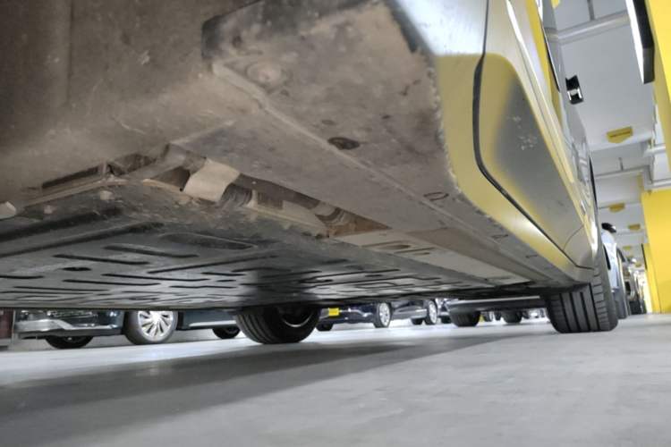 Used Nio EC6 2024 75 kWh Left Side Sill