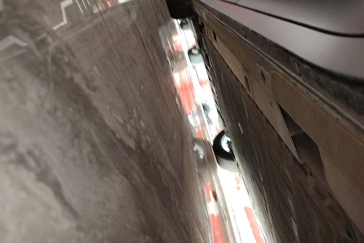Used Nio EC6 2024 75 kWh Left Side Sill