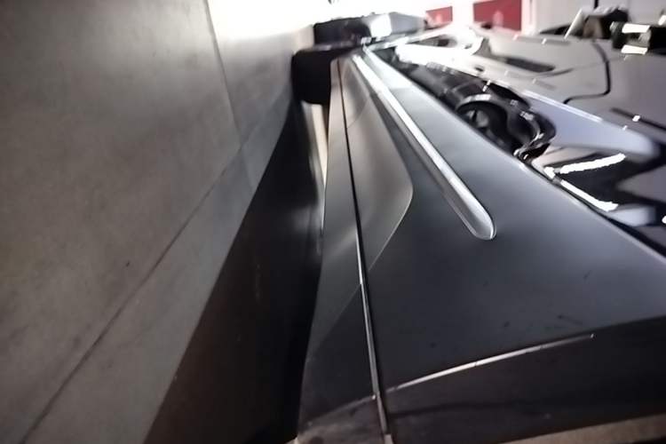 Used Nio EC6 2024 75 kWh Left Side Sill
