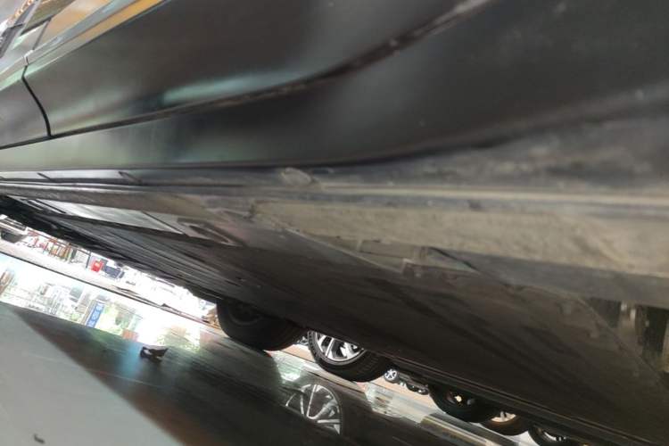 Used Nio EC6 2024 75 kWh Left Side Sill