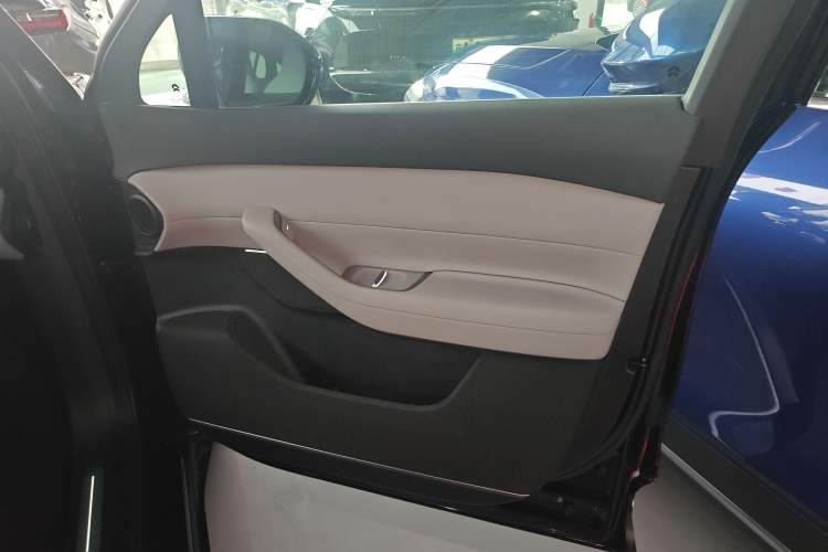 Used Nio EC6 2024 75 kWh Right Front Door Interior