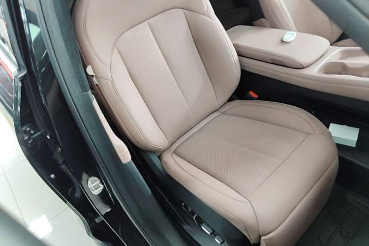 Used Nio EC6 2024 75 kWh Right Front Seat
