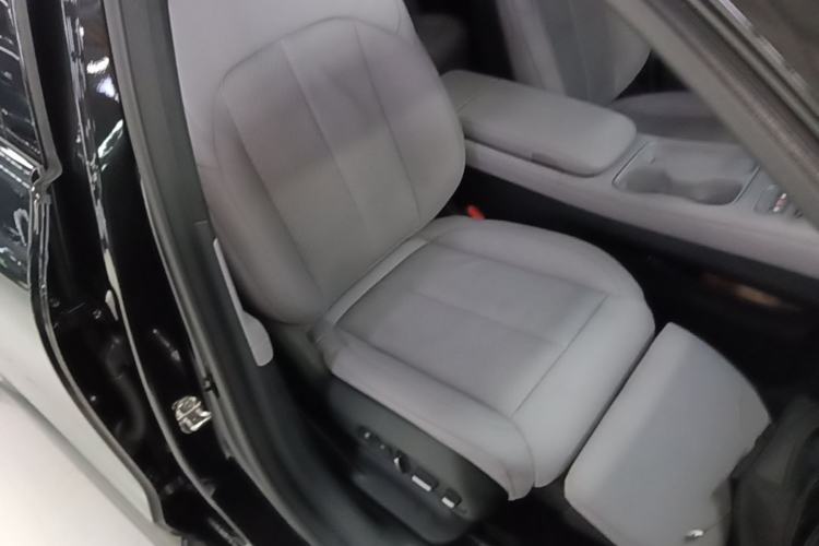 Used Nio EC6 2024 75 kWh Right Front Seat